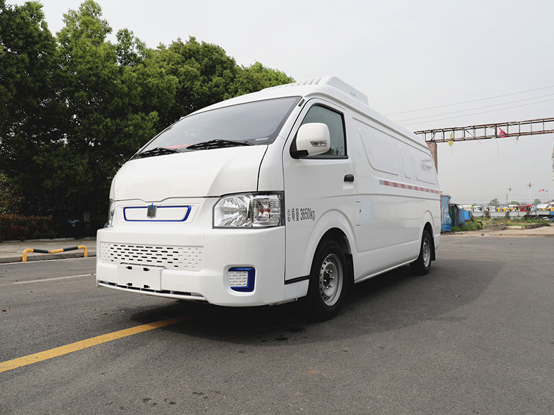 吉利純電動E6面包冷藏車